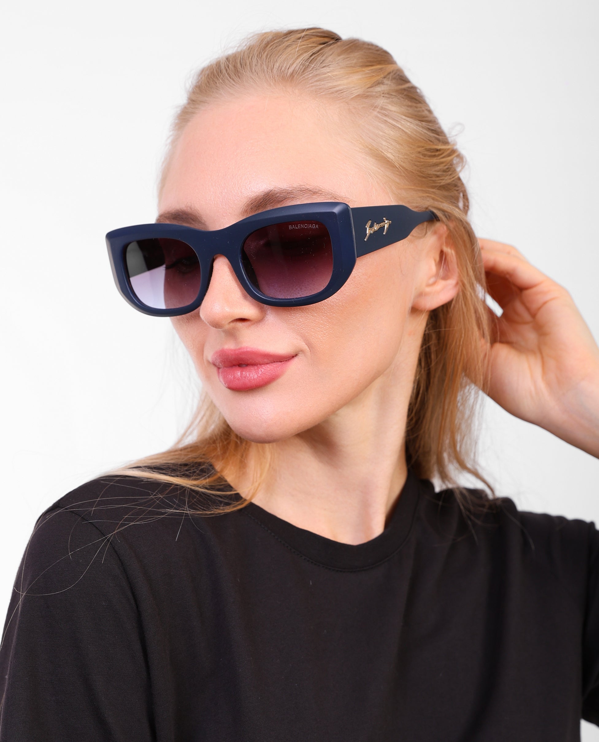Balenciaga Iconic Signature Navy Sunglasses - A Sleek Statement Piece ✨