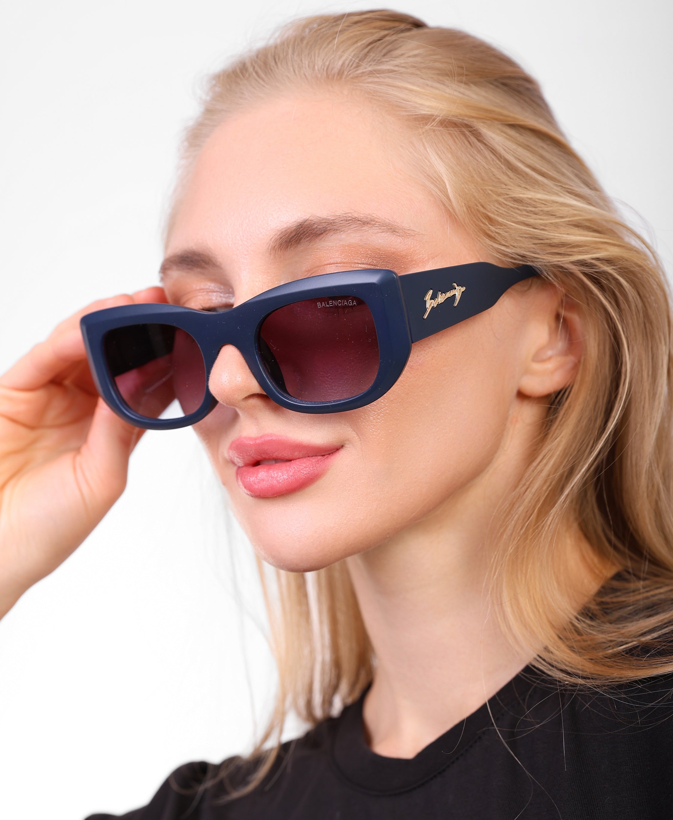 Balenciaga Iconic Signature Navy Sunglasses - A Sleek Statement Piece ✨