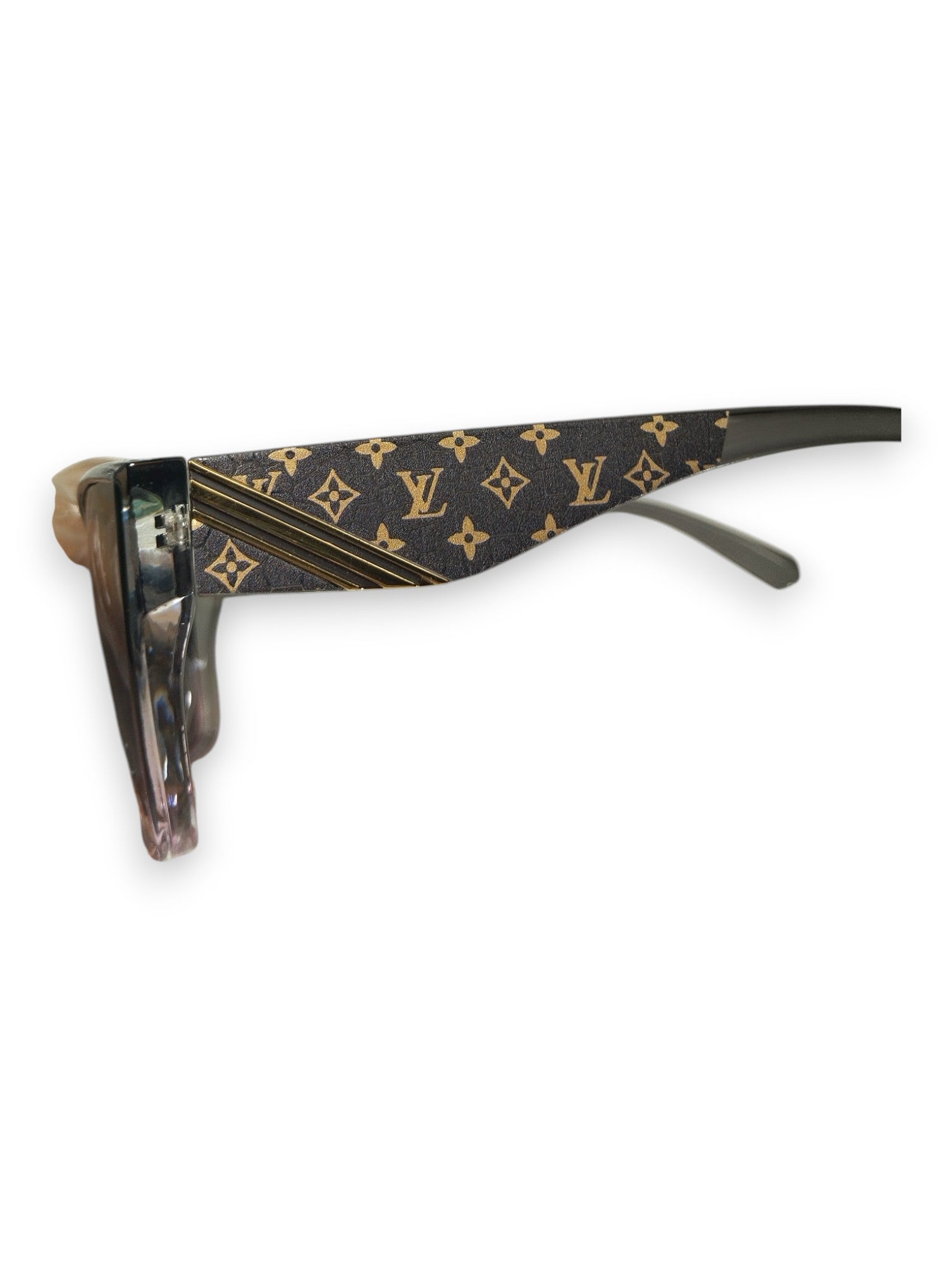 Gradient Glamour: Louis Vuitton-Inspired Transparent Gray Polarized Sunglasses