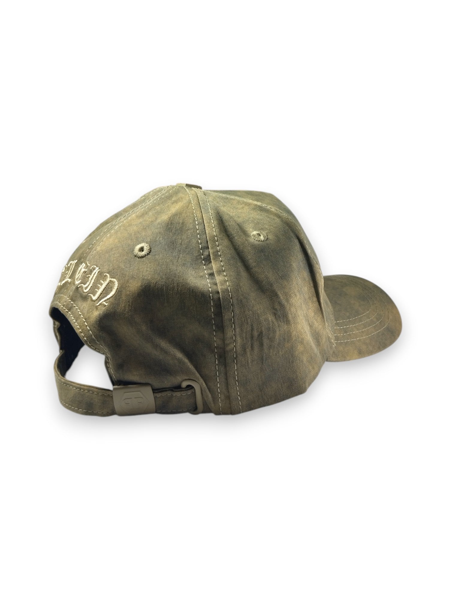 Bold & Iconic: Philipp Plein-Inspired Distressed Baseball Cap