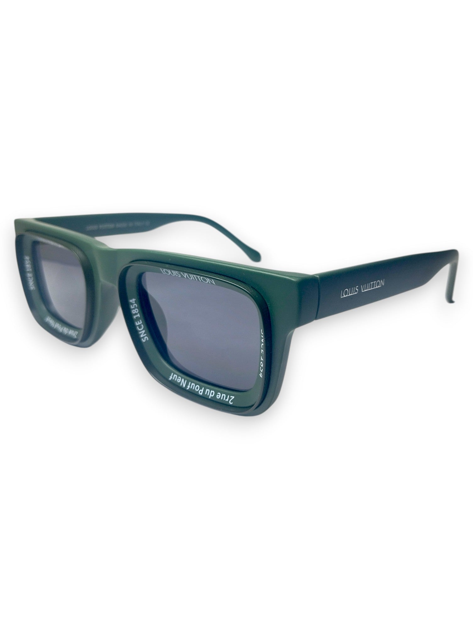 Louis Vuitton Zrue du Pont Neuf Sunglasses - Heritage Style Redefined ✨