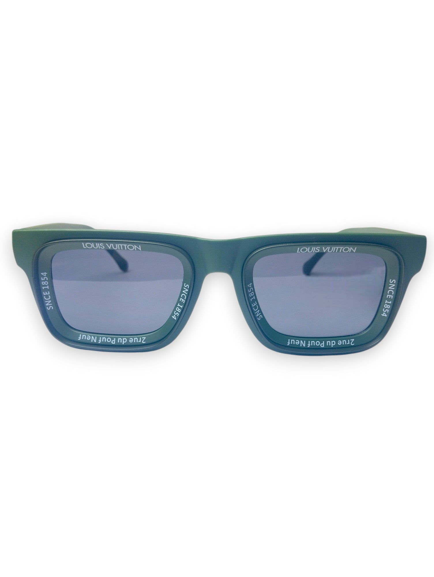 Louis Vuitton Zrue du Pont Neuf Sunglasses - Heritage Style Redefined ✨