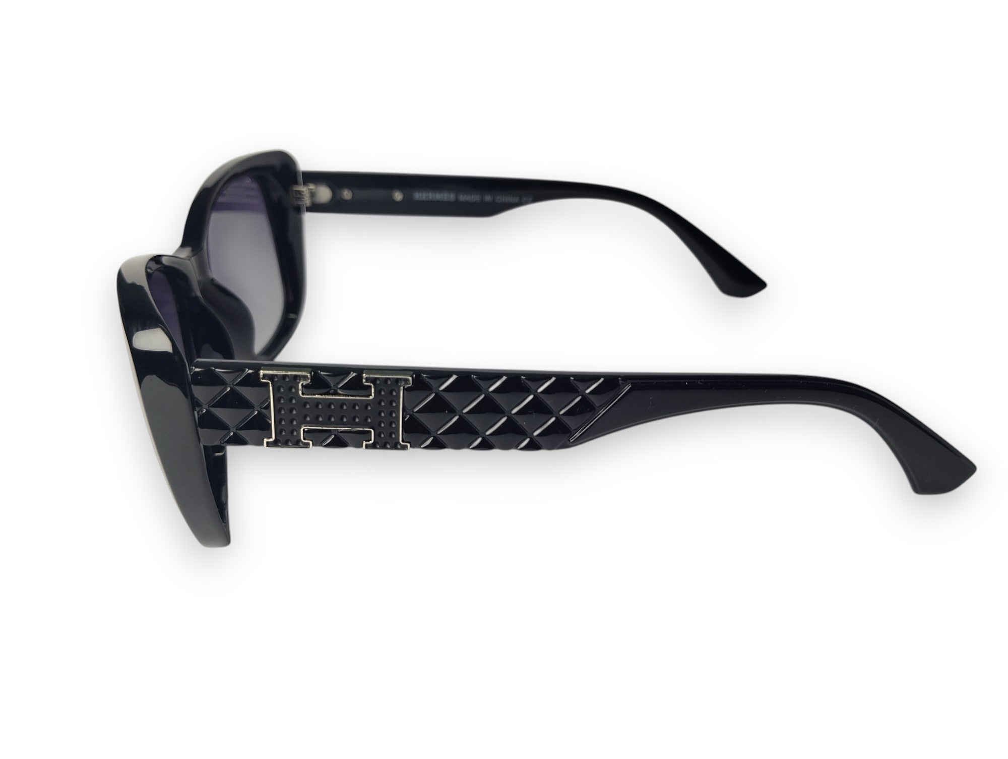 Sophisticated Hermès Women's Black Polarized Sunglasses