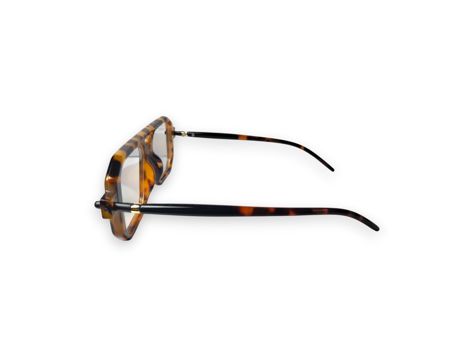 Bold Retro Aviator Sunglasses in Tortoiseshell