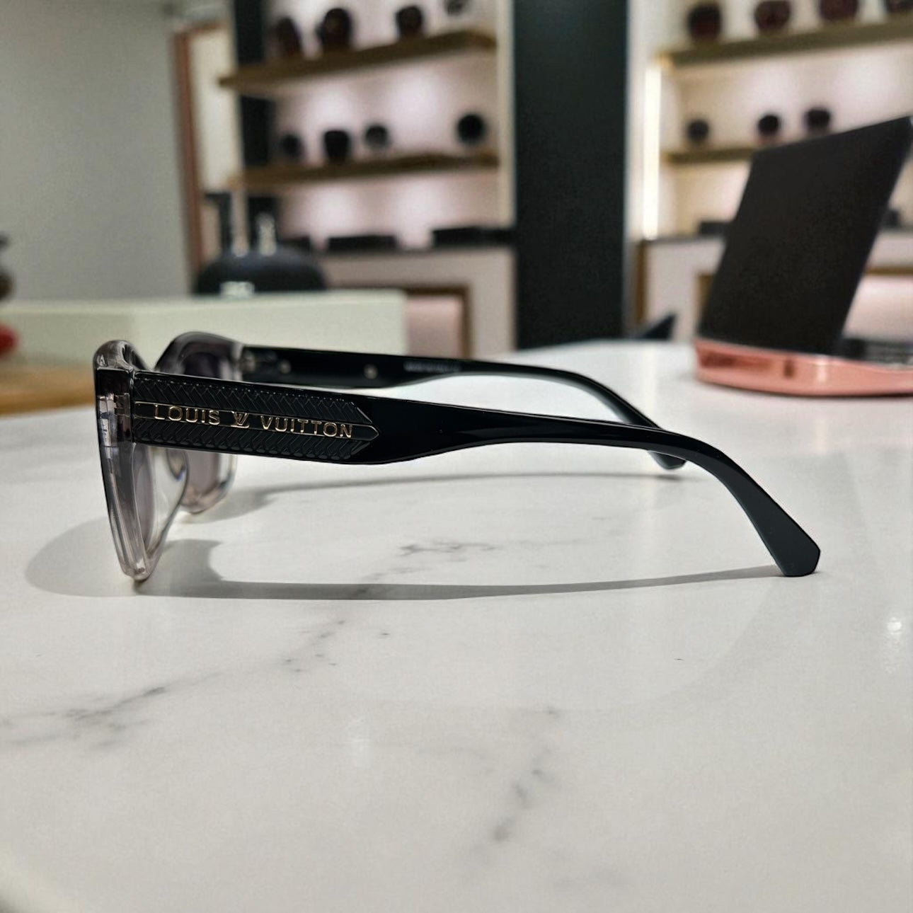 Sleek Two-Tone Cat Eye Polarized L•V Sunglasses with Gradient Lens