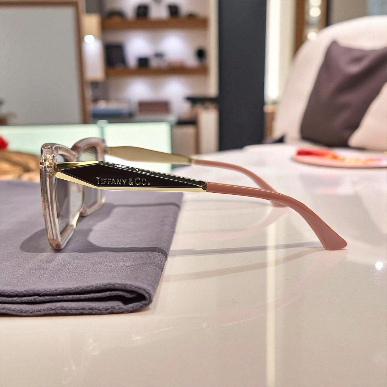 Elegant Blush Pink Cat-Eye Polarized Sunglasses with Gold Temple Detail