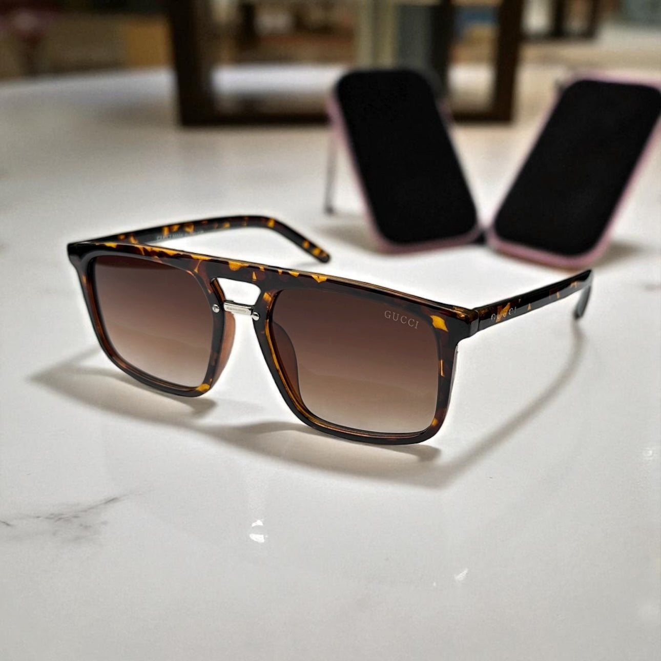 Gucci Aviator-Style Sunglasses with Tortoiseshell Frame and Gradient Lenses