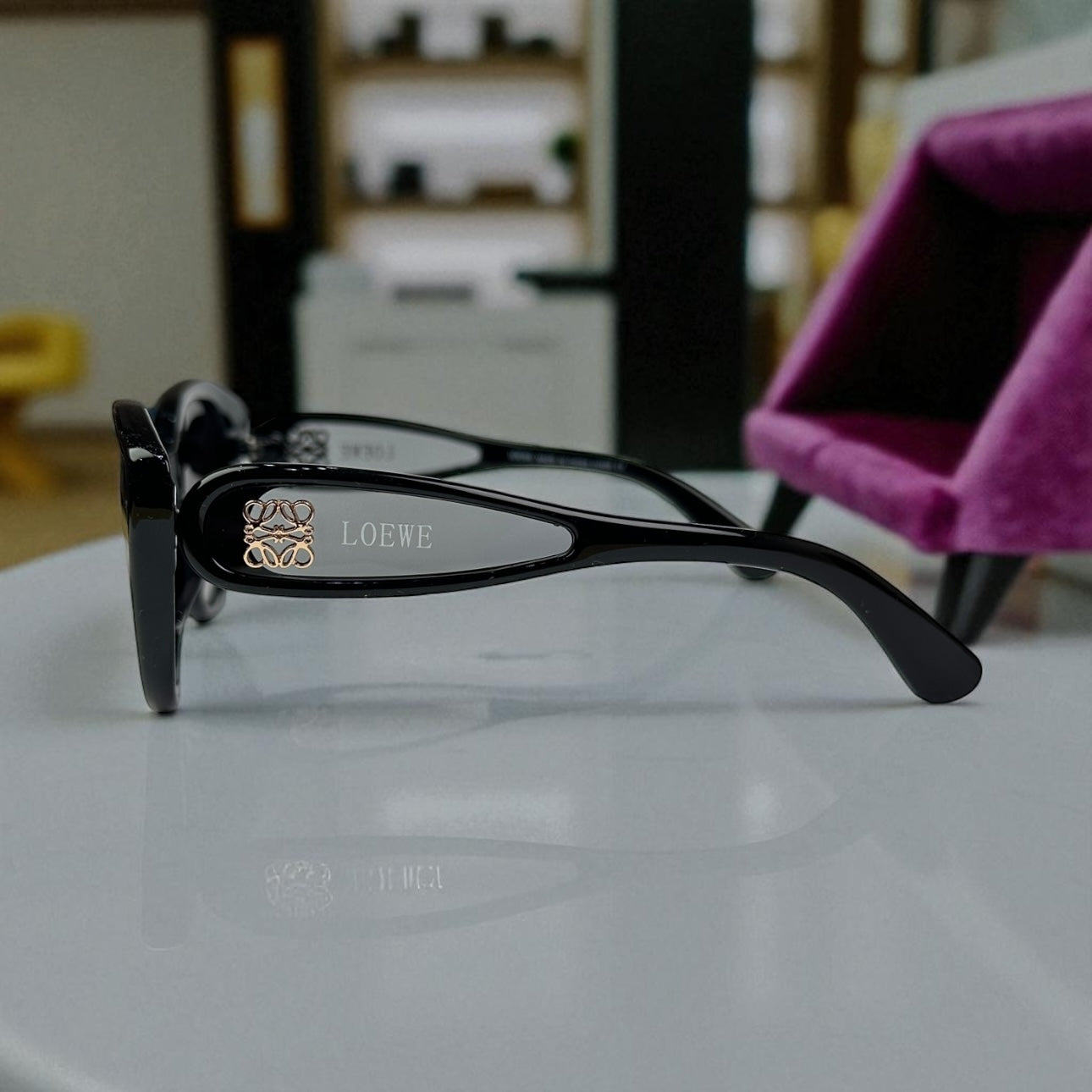 Loewe Cat-Eye Polarized Sunglasses – Black Gloss Frame with Gold Logo Detail UV400